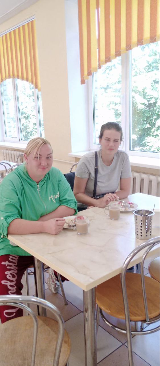 Родительский контроль. Идет  контроль организации питания в школе.